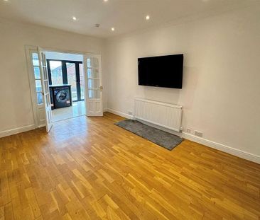 6 bedroom semi-detached house to rent - Photo 5