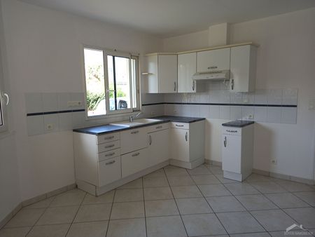Location Maison 6 pièces 127m² ETRELLES 35370 - Photo 2
