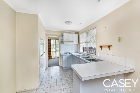 1 Longford Close, Hampton Park - Photo 2