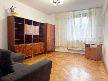 Apartament cu 3 camere de inchiriat pe strada Republicii, Or - Photo 2