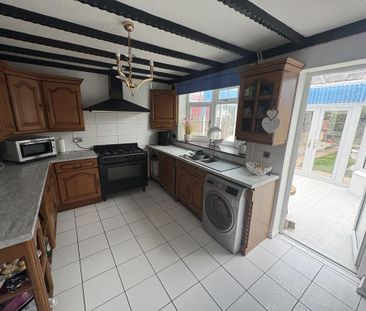 1 bedroom in a house share to rent - Photo 4