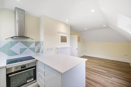 2 Bed Flat, Beaconsfield Villas, BN1 - Photo 5