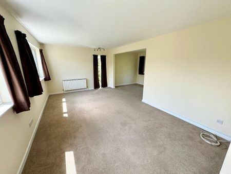 3 bedroom detached house to rent - Photo 2
