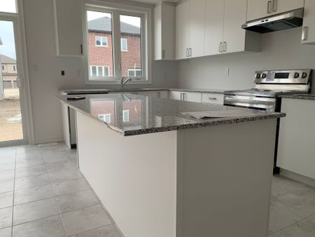 For Lease - 23 AMBER Drive, Wasaga Beach, Ontario - Photo 3