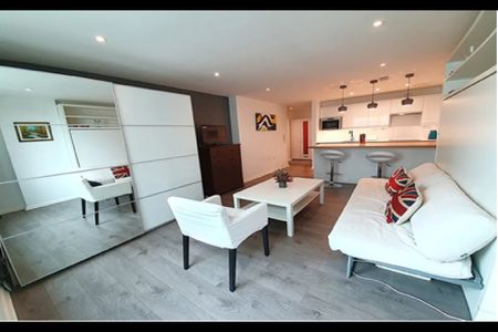 Studio Flat, St George Wharf, SW8 - Photo 3