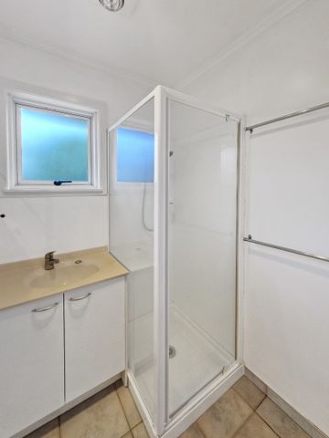 Mt Roskill - 2 Bedrooms with 2 Parking Space - Photo 4