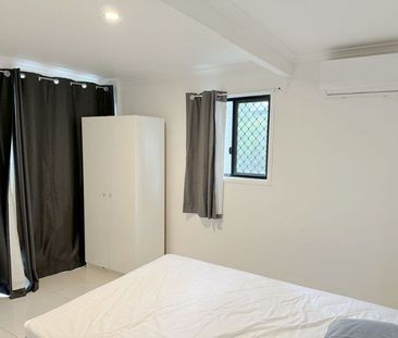1 unit of a Dual Living House for Rent - Sunnybank Hills - Photo 3