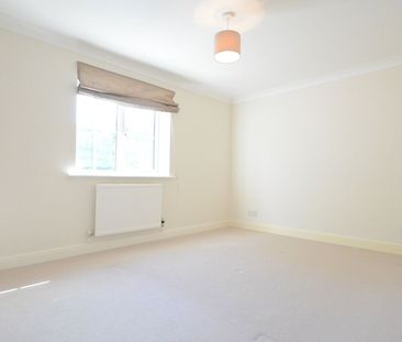 Macphail Close, Wokingham, RG40 - Photo 5