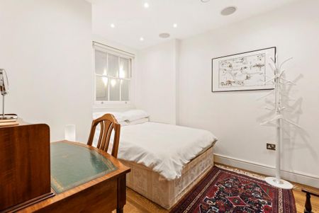 4 bedroom mews to rent - Photo 2