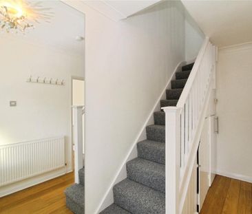 3 bedroom end of terrace house to rent - Photo 5