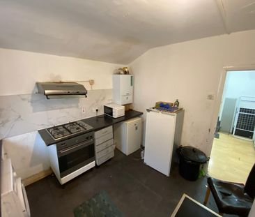 4 Bed Detached House, Katherine Road, E6 - Photo 4