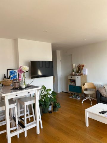 Location Appartement 4 pièces 62m² BORDEAUX 33300 - Photo 2