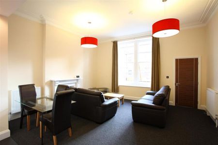 3 bedroom flat to rent - Photo 2