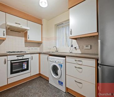 2 bedroom flat to rent - Photo 5