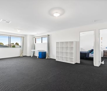 Massive Family Home - Photo 2