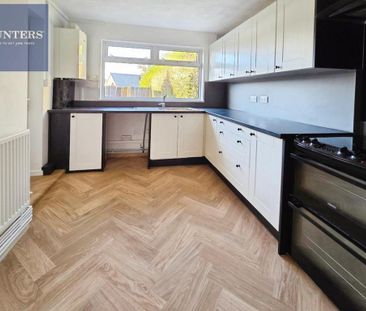 3 bedroom semi-detached house to rent - Photo 6