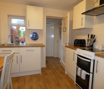 2 bedroom terraced house to rent - Photo 4