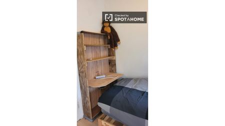 Room in a shared 7-bedroom flat for rent in Ballybough - Photo 4