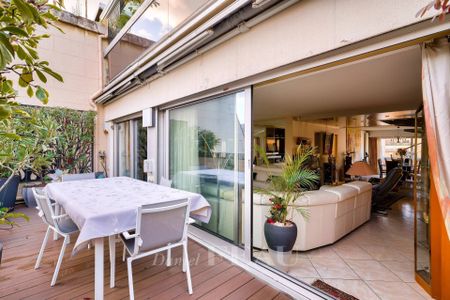 Location appartement, Paris 17ème (75017), 7 pièces, 202 m², ref 8073809 - Photo 2