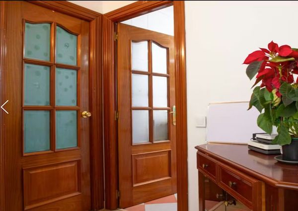 Calle del Jilguero, Madrid, Community of Madrid 28025