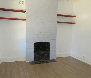 WALK EVERYWHERE FROM THIS 3 BEDROOM HOME! - Photo 5