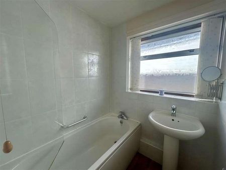Meadow Road, Malvern, WR14 - Photo 4