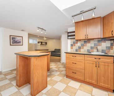 For Lease - 62 Ventana Way, Vaughan, Ontario - Photo 2