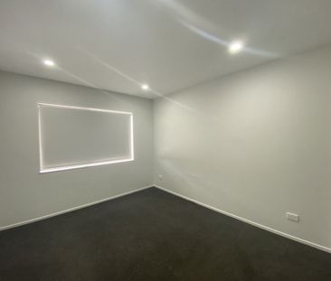 PAPAKURA, 4 BEDROOMS - Photo 2