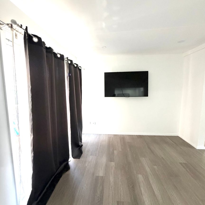 Affordable, Comfortable and Close to Everything! - Photo 1