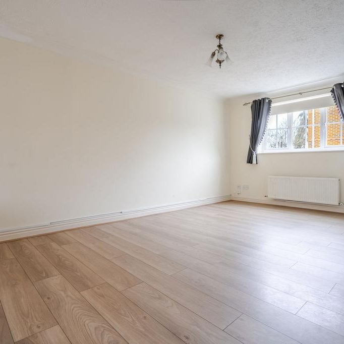 3 bedroom end of terrace house to rent - Photo 1