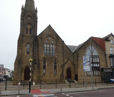 Dickson Road flat 8 - Photo 6