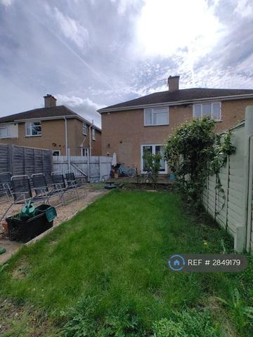 3 bedroom semi-detached house to rent - Photo 5
