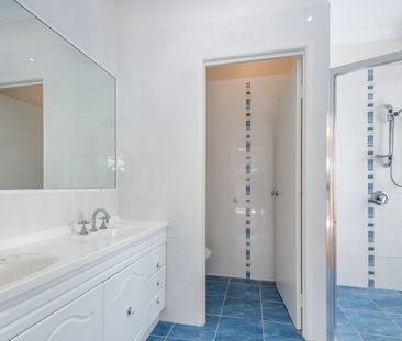 BEAUTIFULLY HOME IN VARSITY LAKES - Photo 6