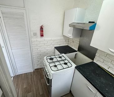 1 Bed Flat, Wall End Court, E6 - Photo 5