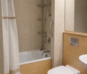 Room in a Shared Flat, Holly Court, SE10 - Photo 4