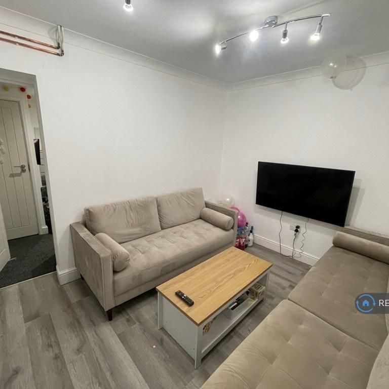 6 bedroom terraced house to rent - Photo 1