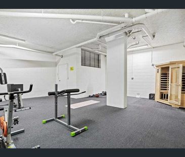 BEACHSIDE FURNISHED TOWNHOUSE APARTMENT - Photo 4