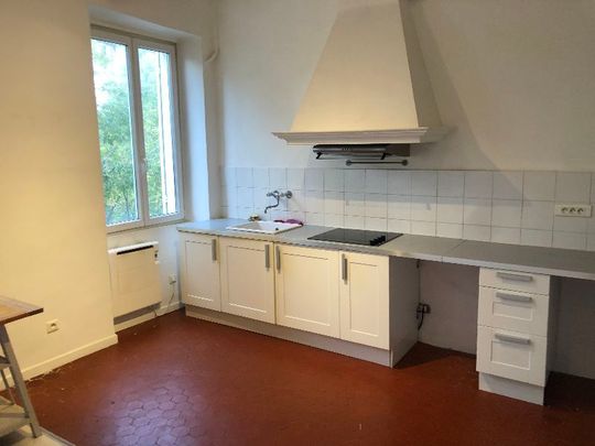 Appartement 2 pièces 57m2 MARSEILLE 6EME 836 euros - Photo 1