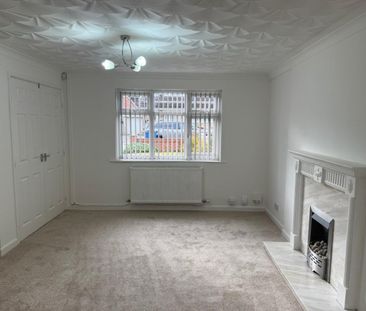 Monmouth Crescent, Lancashire - Photo 2