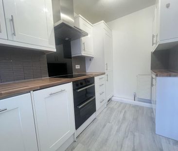 2 bedroom end of terrace house to rent - Photo 6