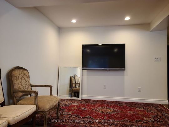 For Lease - 90 Marsden Court Unit# bsmt, Newmarket, Ontario - Photo 1