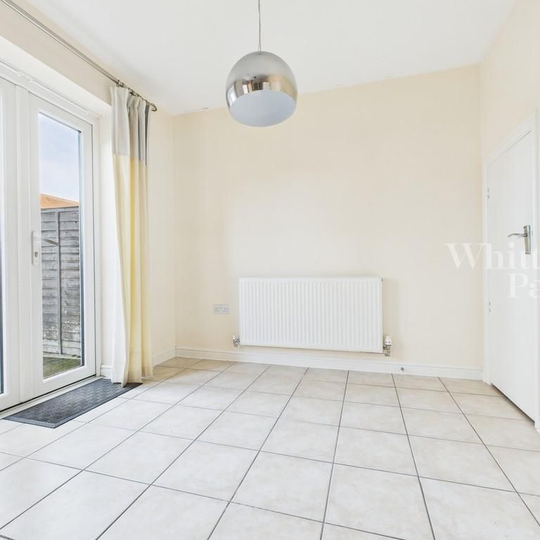 3 bedroom terraced house to rent - Photo 1