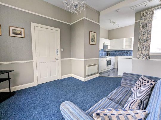 2 bedroom flat to rent - Photo 1