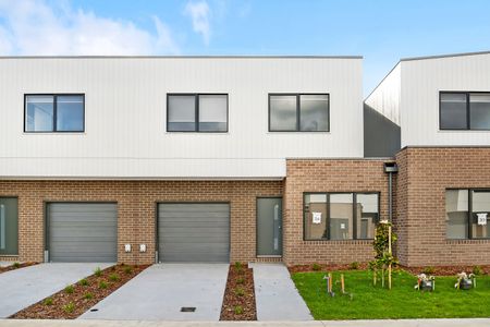 6 Cumin Way, Cranbourne East VIC 3977 - Townhouse For Rent | Domain - Photo 2