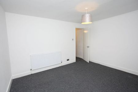 2 bedroom end of terrace house to rent - Photo 4