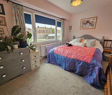 3 bedroom terraced house to rent - Photo 4