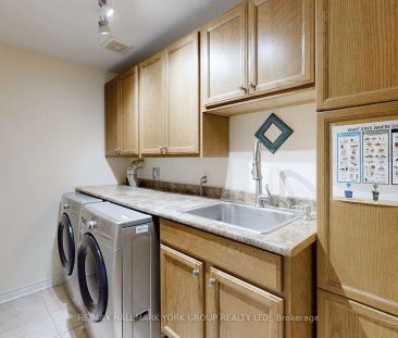 Detached Home For Lease | N9244586 - Photo 2