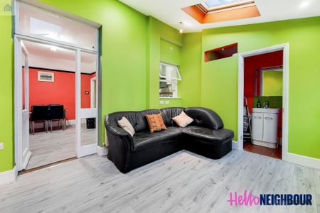 Westbury Road - Photo 2