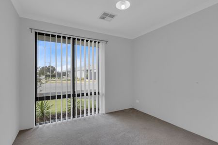 4 Bedroom Family home in Baldivis - Photo 5