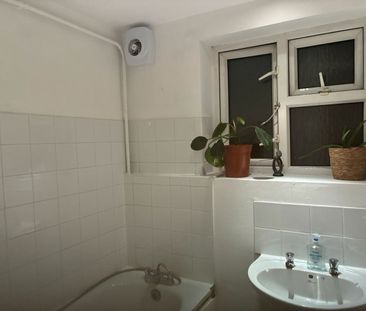 Room in a Shared House, The Willoughbys, SW14 - Photo 5